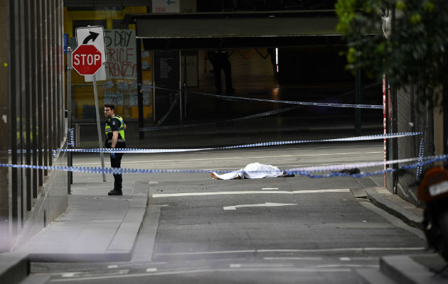 Ataque con cuchillo en Melbourne es responsabilidad del EI Se trata de "una respuesta para atacar a los ciudadanos de la coalición", se añade en la nota en alusión a la alianza internacional que lucha contra los yihadistas en Siria e Irak.