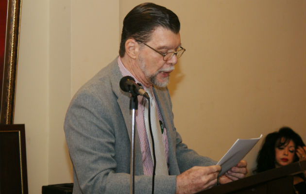 Escritor colonense Enrique Jaramillo Levi. Foto: Archivo.