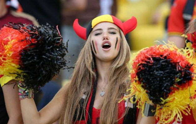 Axelle en partido, apoyando su equipo