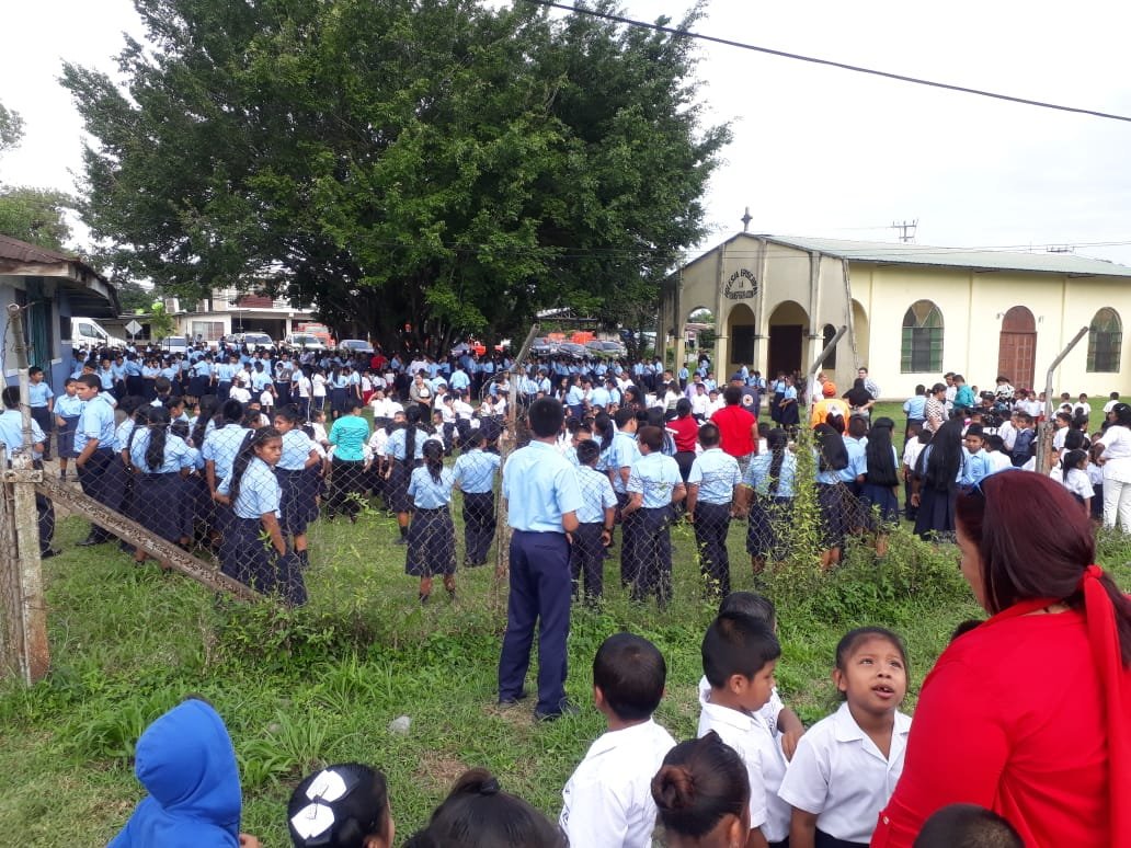 Los colegios activaron los planes de emergencia. Foto/Sinaproc Los colegios activaron los planes de emergencia. Foto/Sinaproc