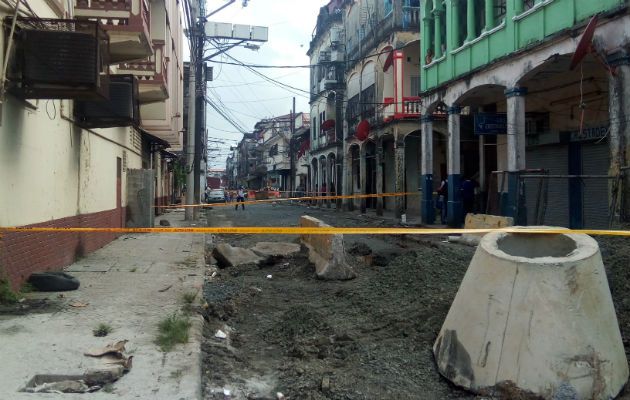 Matan de varios disparos a joven en vivienda ubicada en la Avenida Federico Boyd El área donde se registró el hecho de sangre fue acordonado. Foto: Diómedes Sánchez.