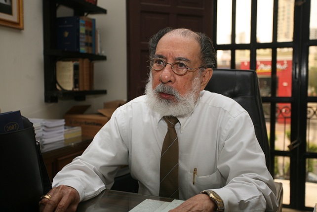 Dr. José Guillermo Ros-Zanet. La Academia Panameña de la Lengua le rindió homenaje póstumo en la inauguración de la FIL 2019. También este tributo In memoriam incluyó a la Dra. Rosa María C. de Britton, Dra. Gloria Guardia Alfaro, escritor Guillermo Sánchez Borbón (Tristán Solarte) y poeta Tobías Díaz Blaitry. Foto: Archivo Panamá América. Dr. José Guillermo Ros-Zanet. La Academia Panameña de la Lengua le rindió homenaje póstumo en la inauguración de la FIL 2019. También este tributo In memoriam incluyó a la Dra. Rosa María C. de Britton, Dra. Gloria Guardia Alfaro, escritor Guillermo Sánchez Borbón (Tristán Solarte) y poeta Tobías Díaz Blaitry. Foto: Archivo Panamá América.