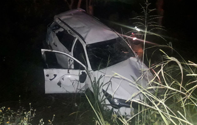 Nueve heridos y una víctima fatal deja accidente frente al super Xtra en David Estado en que quedó la camioneta en Bagalá. Foto: Mayra Madrid.