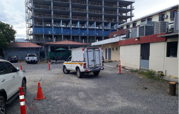 Hallan muerto en un hotel de la ciudad de David al exdirector del Tránsito de Chiriquí El cuerpo fue encontrado en una habitación del hotel Mirage en David. Foto: José Vásquez.