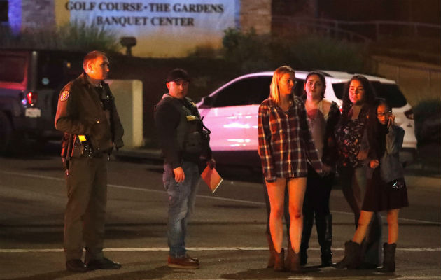 Tiroteo en un Bar de California deja doce muertos Un portavoz de la oficina del Sheriff del condado aseguró que se se cree que en el momento del ataque había unas cien personas en el bar.