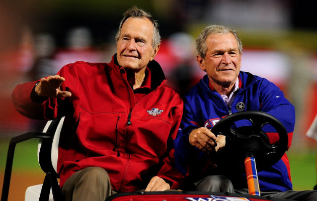 Desde la Casa Blanca, Bush "41" lideró el fin de la Guerra Fría, la primera guerra del Golfo y la invasión de Panamá mientras la Unión Soviética se derrumbaba y Alemania se reunificaba.