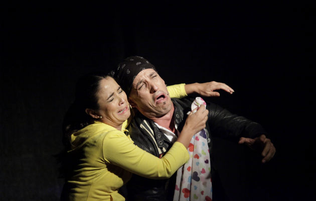 Cristina De La Fuente y Leonte Bordanea en la comedia 'Te amo, eres perfecto, pero cambia'. Foto: Archivo. Cristina De La Fuente y Leonte Bordanea en la comedia 'Te amo, eres perfecto, pero cambia'. /Foto: Archivo.