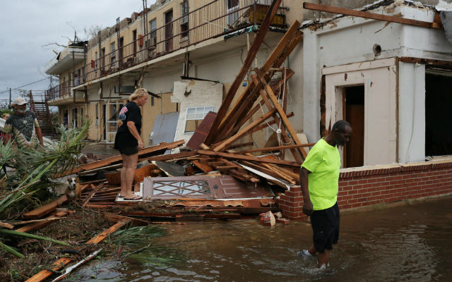 Florida inicia la recuperación tras el paso del destructor huracán Michael El director de la Agencia Federal de Gestión de Emergencias (FEMA), Brock Long, reconoció que Mexico Beach se había llevado la "peor parte".