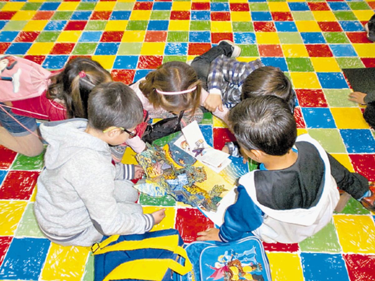 Se debe adaptar una zona segura de la casa para juegos.()