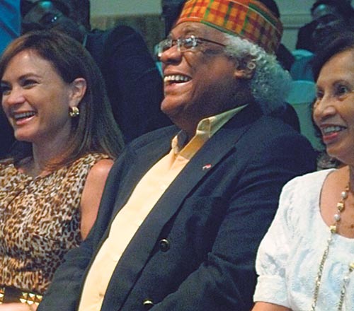 <p>Gala. La ex primera dama Vivian de Torrijos asistió.</p>