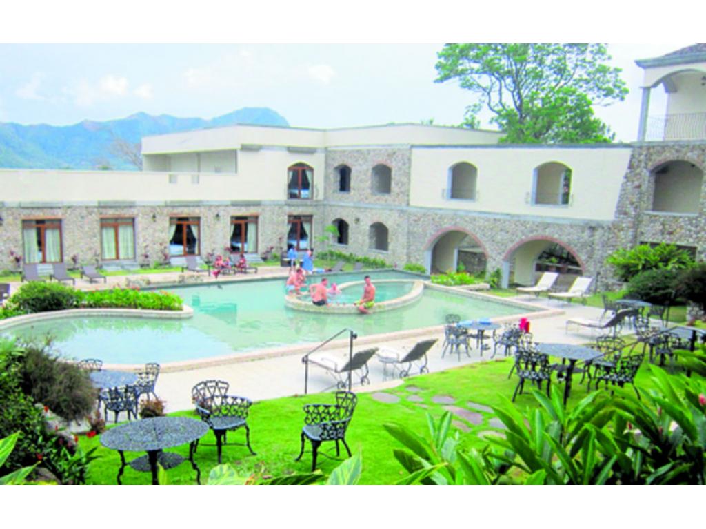 En El Valle de Antón se disfruta de un clima templado y lugares con piscinas climatizadas.