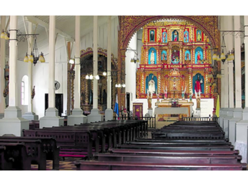 La iglesia San Atanasio data de 1773 y aún conserva el altar de madera, pintado de dorado.(Noriel Gutiérrez)