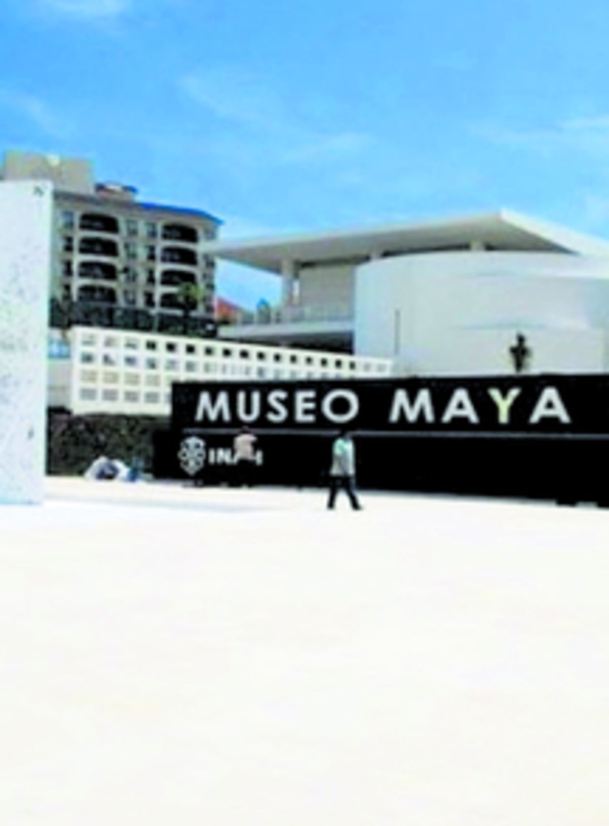 Museo Maya de Cancún con 350 objetos.