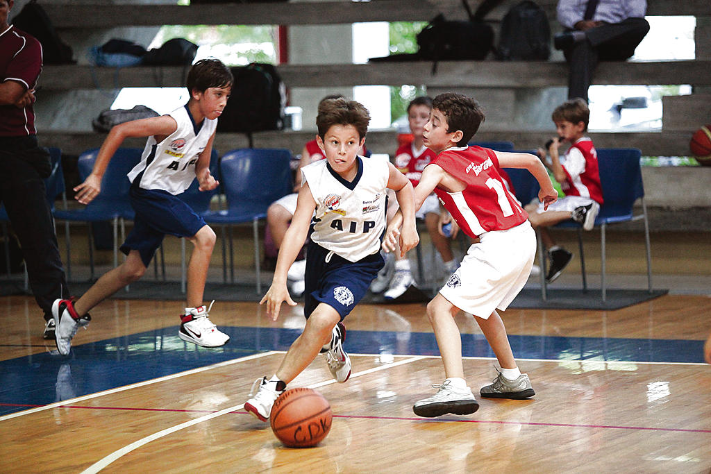Los fighting Owls, con la victoria ante el San Agustín en la sub-10, se posicionan en lo más alto de la tabla y mantienen su invicto.(ANAYANSI GAMEZ)