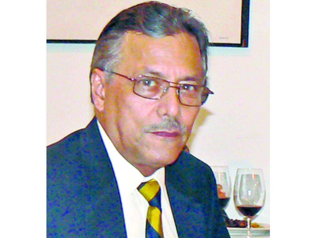 Villa-Real junto a Álvaro Martín Verástegui, gerente de Exportación de la empresa.(Aníbal Villa-Real)