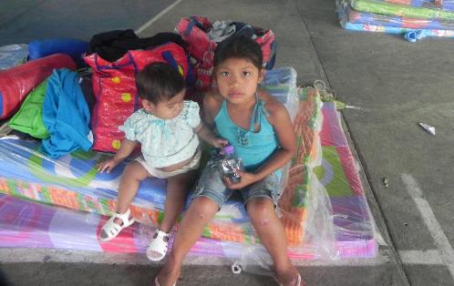 Niños inocentes a la situación que se vive en comunidades aledañas al río Palo Blanco/Foto Mayra Madrid