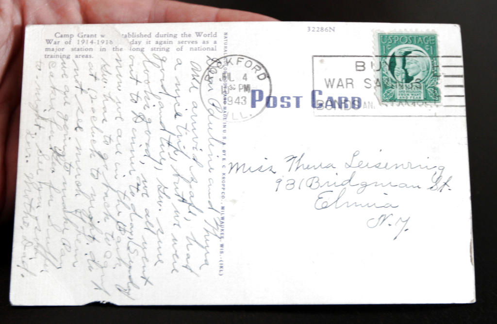 La postal dice en una parte "queridas Pauline y Theresa, llegamos con bien, tuvimos un buen viaje, pero estamos bien y cansados''. AP<br>