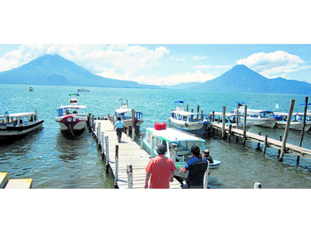 Santa Clara de La Laguna es uno de los pueblos de donde se toma una lancha para pasear a los otros pueblos que rodean el lago.(Enedelkis Magallón D.)