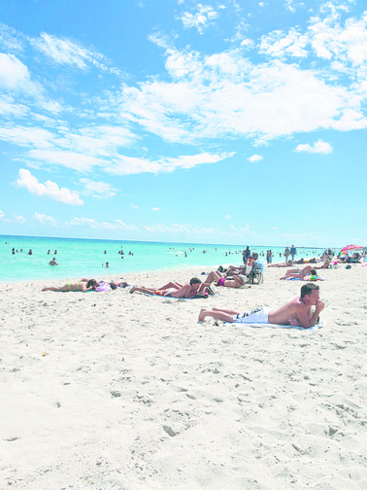 La playa de South Beach es muy concurrida, más en fin de semana.