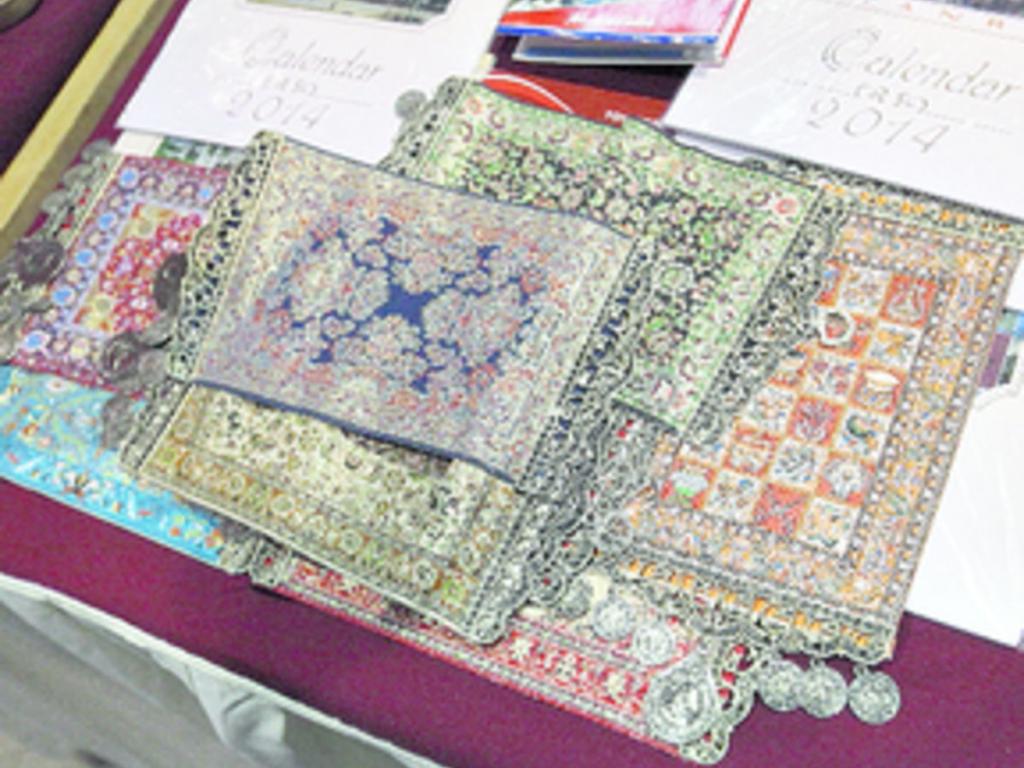 Para agrado de chicos y grandes, hubo exhibición y venta de productos de cada país.