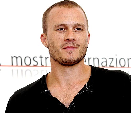 <p>Heath Ledger obtuvo el premio póstumo a mejor actor de reparto por su interpretación del Joker. Él murió por sobredosis de medicamentos. Archivo.</p>