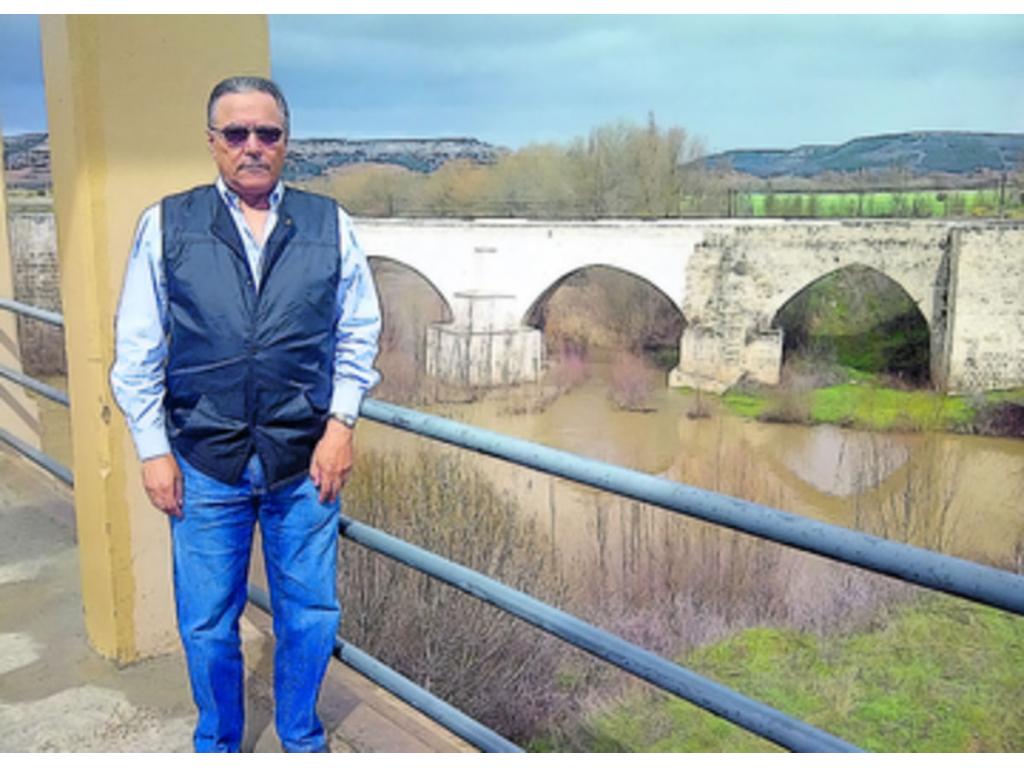 Durante el recorrido por la ribera del Duero, el experto en vinos conoció la historia de las viñas, su gente y su cultura.(Aníbal Villa- Real)