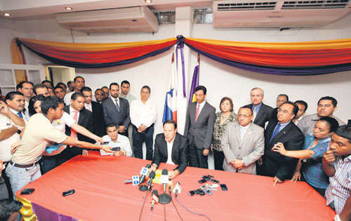 <p>Copartidarios. Panameñistas dan conferencia de prensa.</p>
