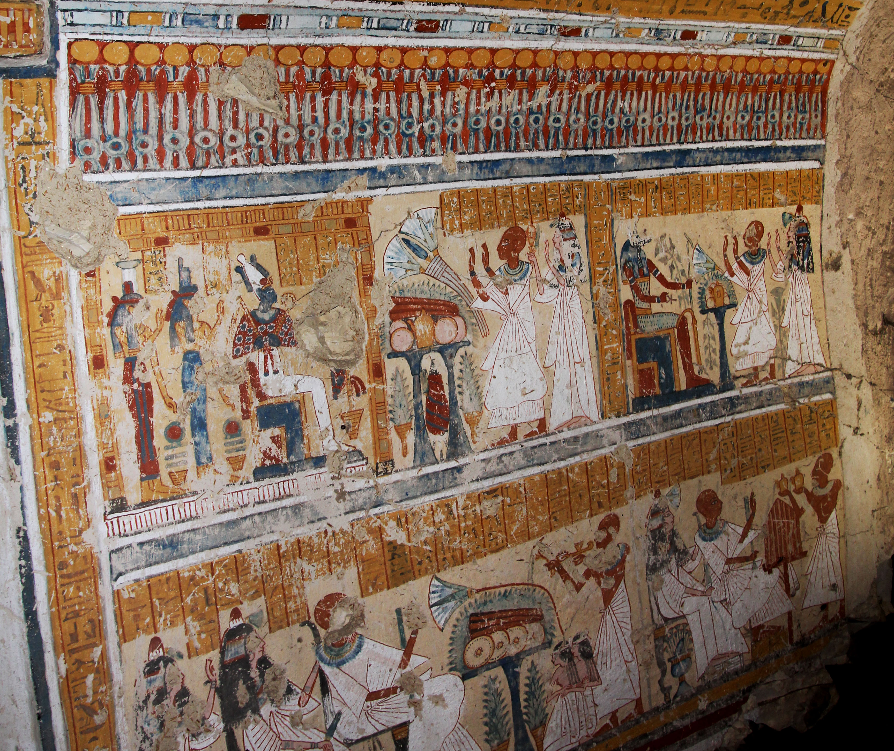 Jeroglíficos en la tumba del cervecero antiguo en Luxor. Foto/Alto Consejo de Antigüedades<br>