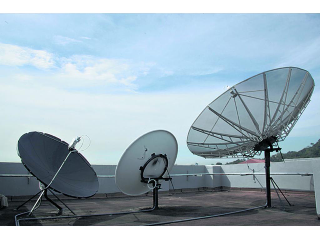 Grandes inversiones han realizado los operadores de televisión en el país en equipos y adecuaciones para mejorar su red de transmisión y brindar una señal nítida a los televidentes a través de la TV digital, que ya llegó a Panamá.