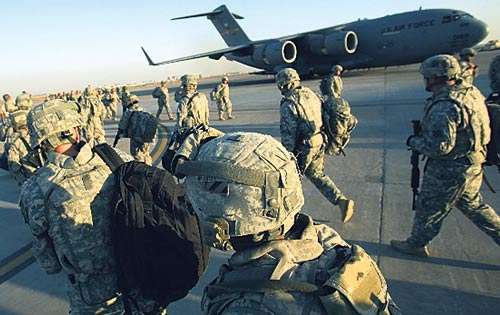 <p>Llegada. Base aérea Sather, en Bagdad. </p>