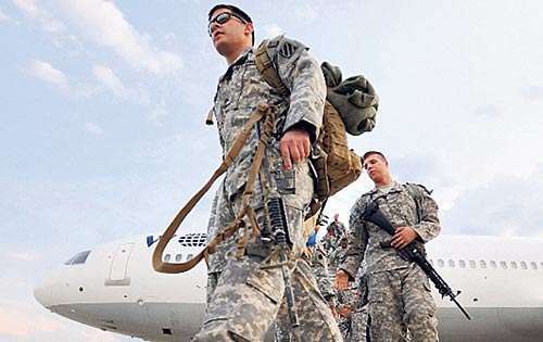<p>Servicio. Soldados estadounidenses.</p>
