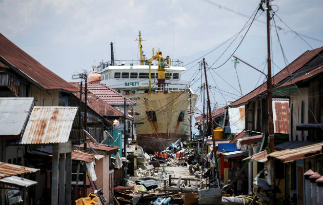 Más destrozos tras el terremoto y posterior tsunami en Indonesia. EFE Más destrozos tras el terremoto y posterior tsunami en Indonesia. EFE