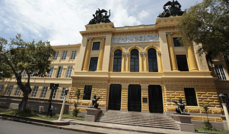 Instituto Nacional. Será sede de homenaje a los Märtires del 9 de Enero de 1964 y reconocimiento público a Emilio Gastelú. /Foto: Archivo.