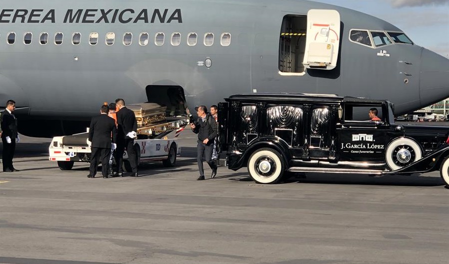 Llegó a bordo del 737 perteneciente al Escuadrón 502 de la Fuerza Aérea Mexicana. Foto: EFE Llegó a bordo del 737 perteneciente al Escuadrón 502 de la Fuerza Aérea Mexicana. Foto: EFE