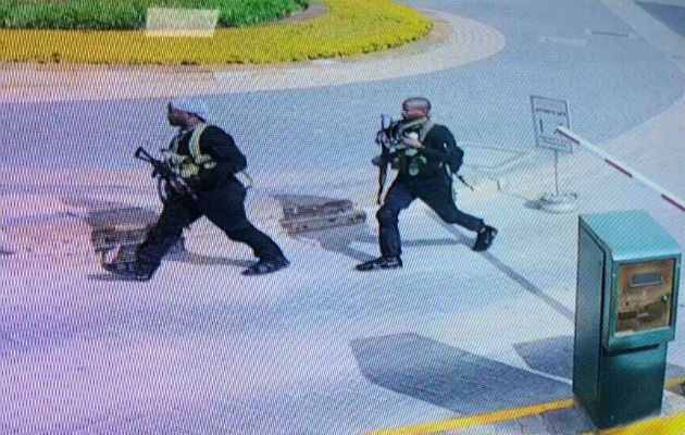 Ataque terrorista a un lujoso hotel de Nairobi en Kenia, causa al menos seis muertos Cámaras de vídeo grabaron a los terroristas. Foto: AP.