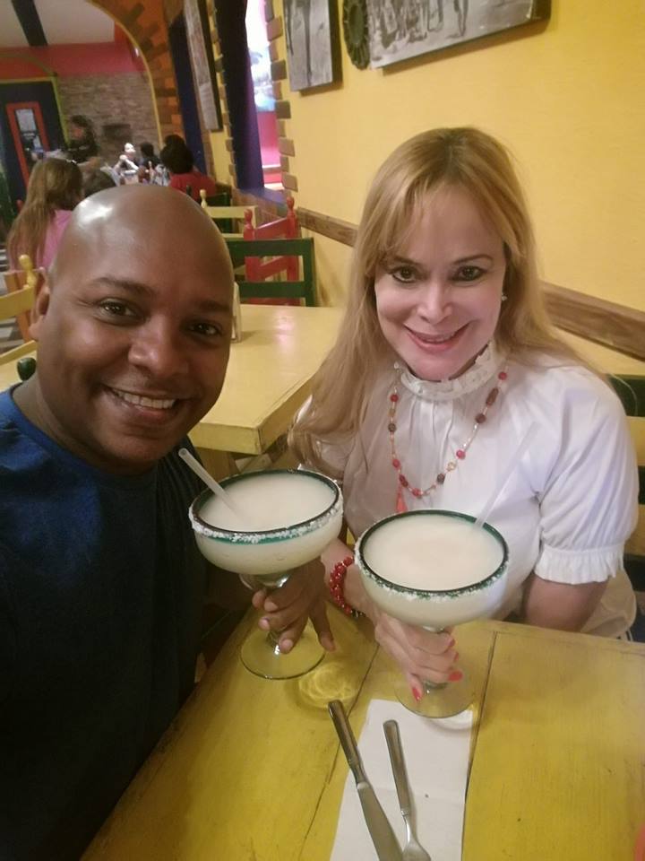 Luis Gustavo Macías y Áurea Horta. Actúan en "Lo que los hombres quieren". Foto: Facebook