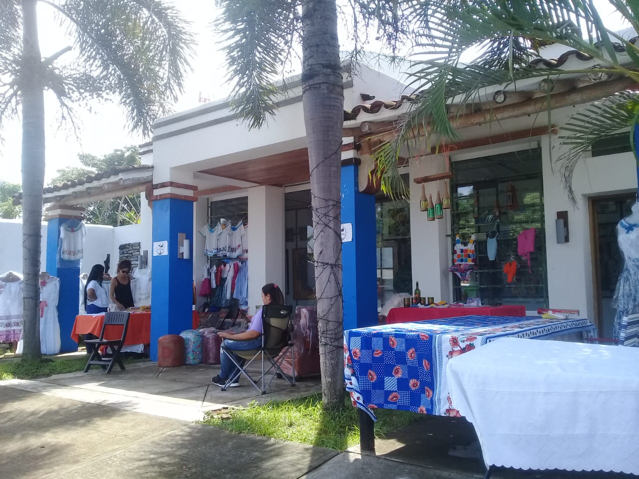Ambiente de la feria cultural. Foto: Lissette Zorrilla Ambiente de la feria cultural. Foto: Lissette Zorrilla