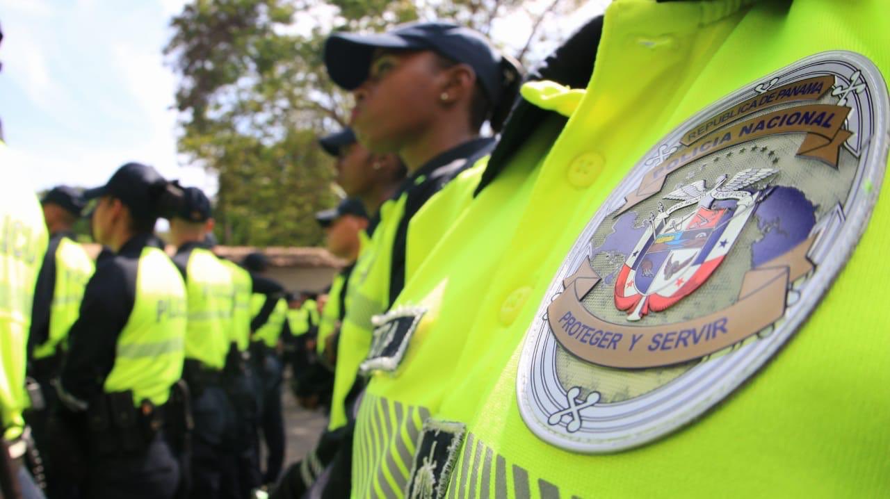La Policía Nacional está formada por 22 mil unidades, incluyendo a los no juramentados. La Policía Nacional está formada por 22 mil unidades, incluyendo a los no juramentados.