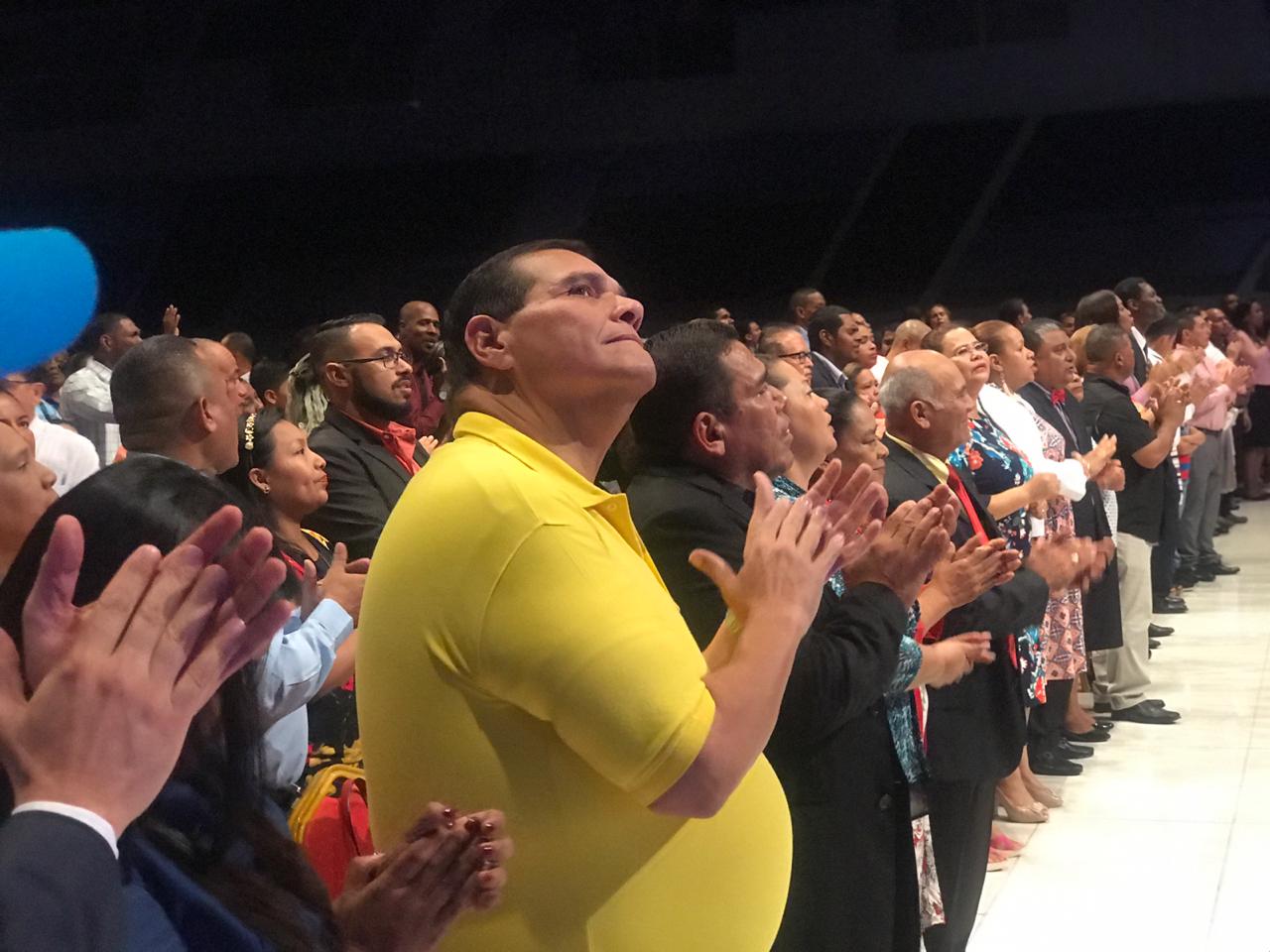 De la mano de Dios Sergio "Chello" Gálvez busca ganar la alcaldía el 5 de mayo. Foto: Cortesía. De la mano de Dios Sergio "Chello" Gálvez busca ganar la alcaldía el 5 de mayo. Foto: Cortesía.