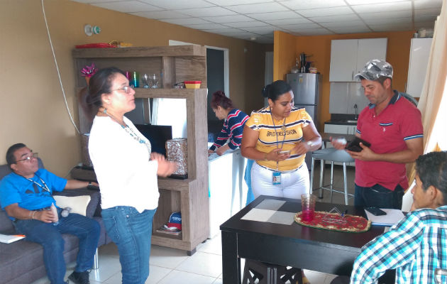 Investigan presencia de extranjeros en casa dada al niño símbolo de la Teletón 2015 Inspección por parte de funcionarios de Miviot. Foto: Eric A. Montenegro.