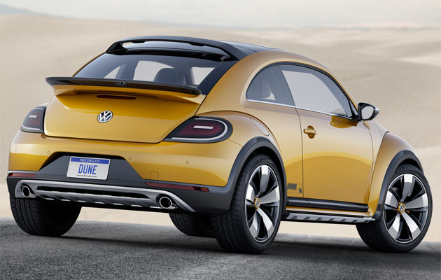El VW Dune detrás