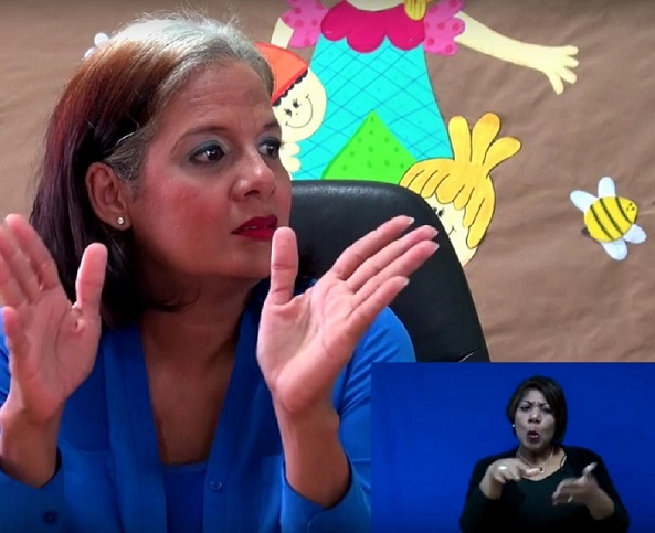 Yaribeth López, docente con discapacidad auditiva. Yaribeth López, docente con discapacidad auditiva.