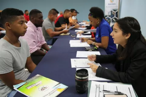 Contrataciones mantienen tendencia de 'crecimiento moderado' hasta septiembre