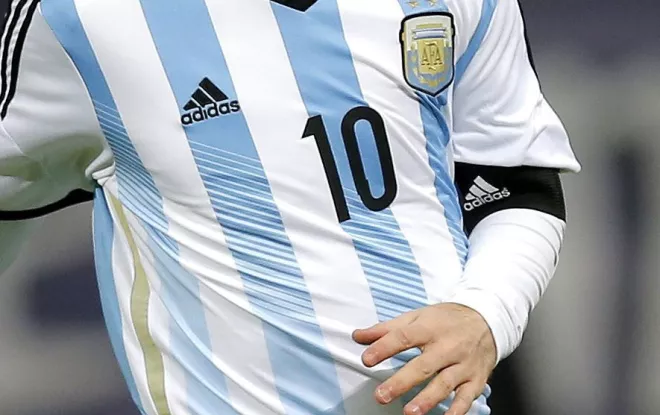 Mundial: Argentina, con Messi, empata y decepciona 