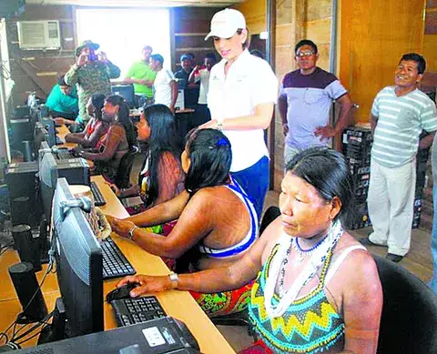 Senacyt invierte unos $15,000 en cada infoplaza  