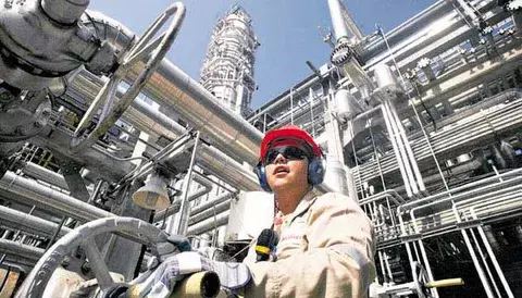 Exportación petrolera de Venezuela se reduce en momentos críticos