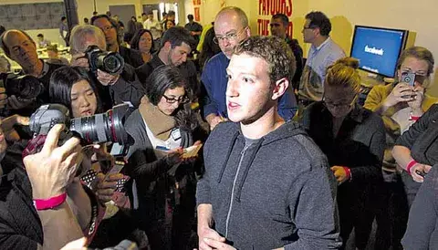 Facebook cumplió 10 años sin  celebrarlo con sus millones de amigos