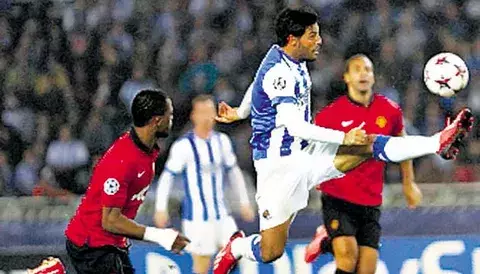 Hugo Sánchez defiende a Carlos Vela 