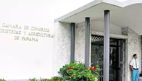 Tras ausencias, Arias acudirá a debate de CCIAP