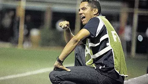 Stump habla de un ‘partido de lucha’, y ‘brusco’ 